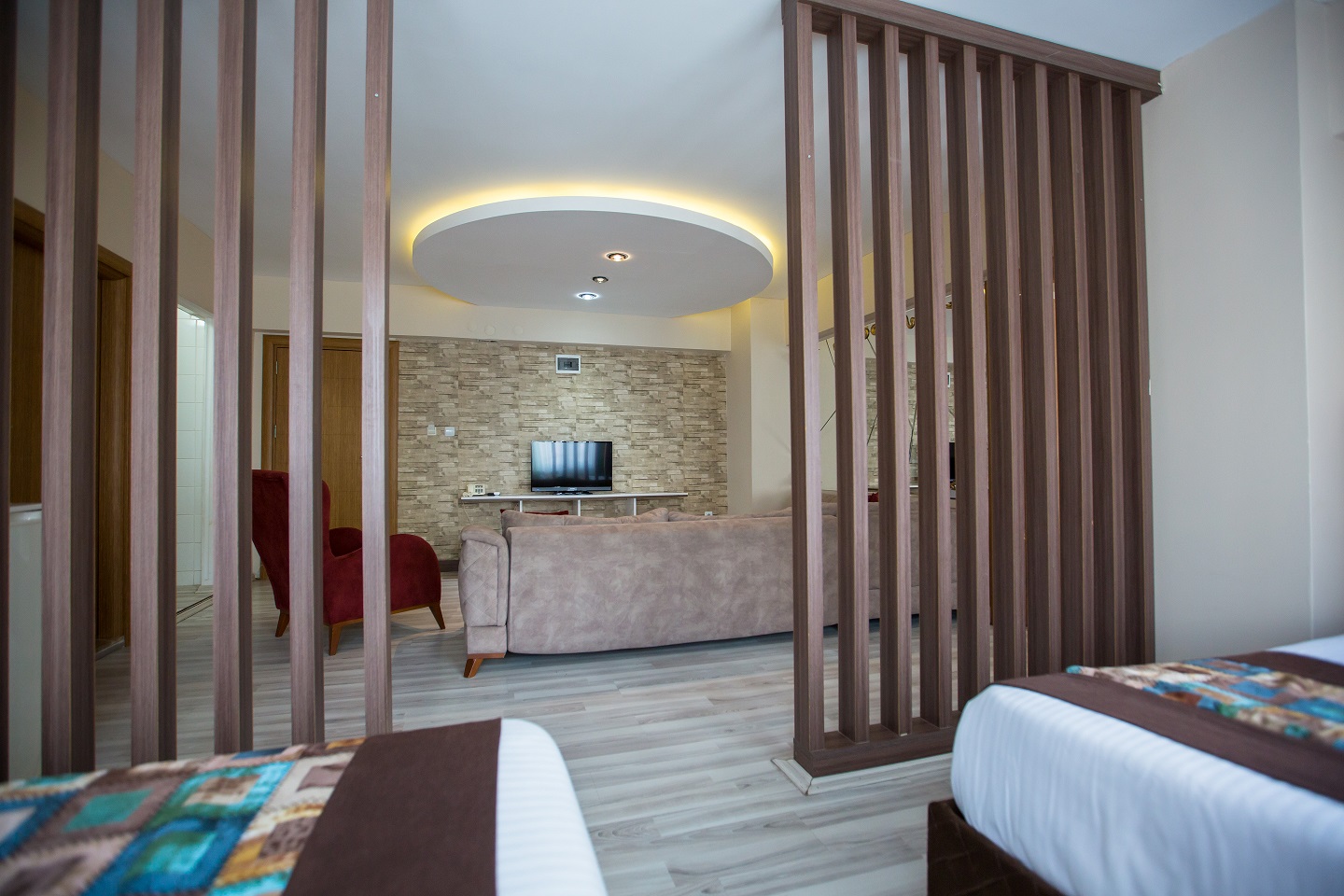 FORMBACK THERMAL HOTEL