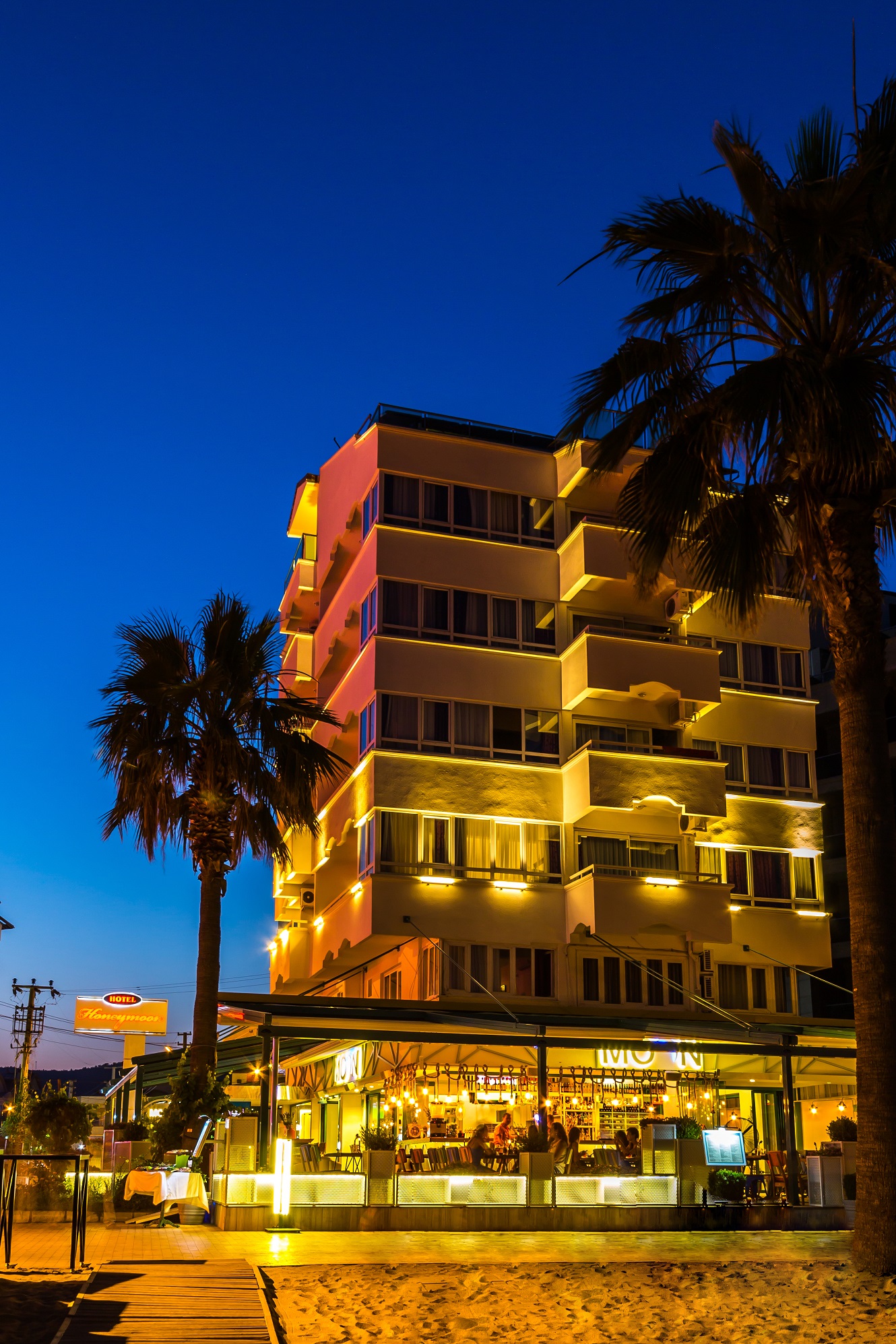 Honeymoon Beach Hotel