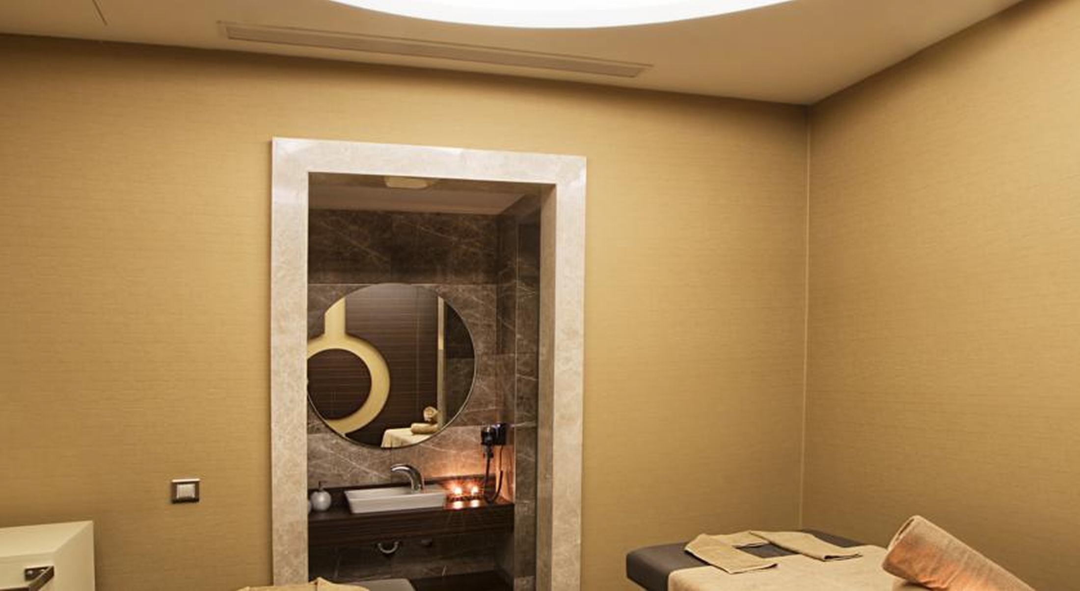 DEDEMAN BOSTANCI HOTEL AND CONVENTION CENTER