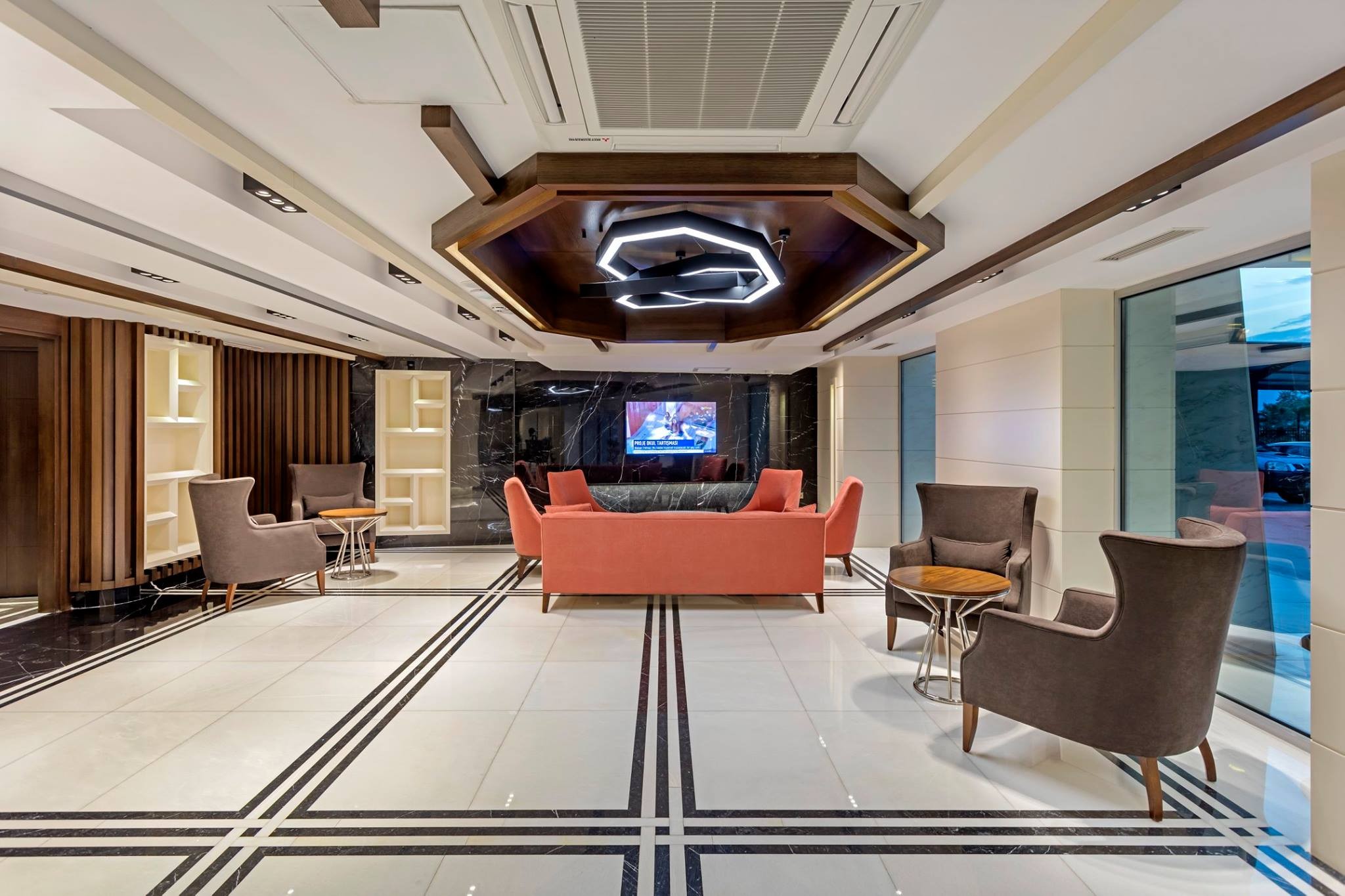 B BUSINESS HOTEL & SPA