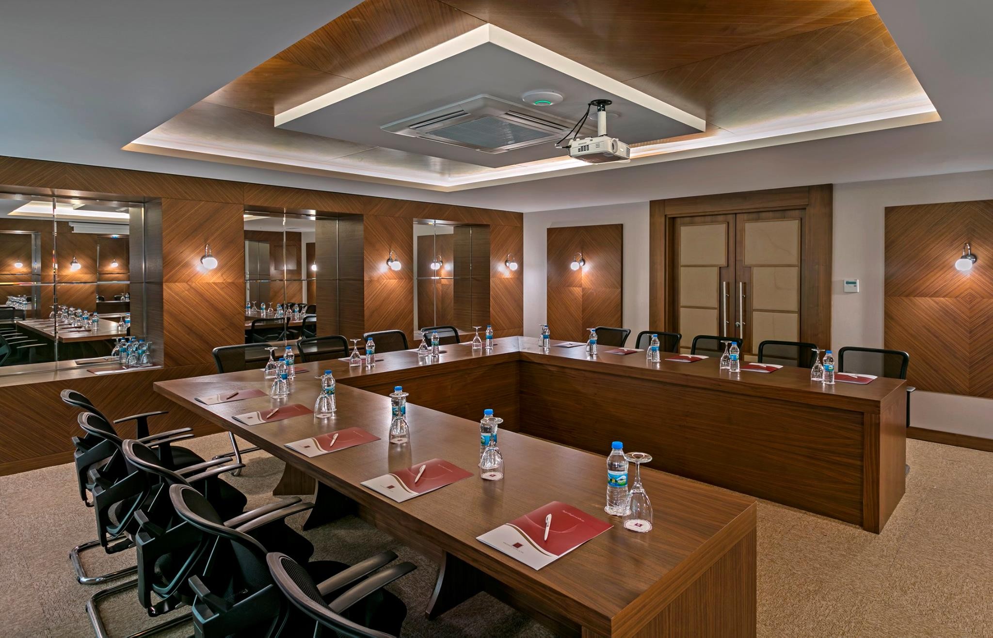 B BUSINESS HOTEL & SPA