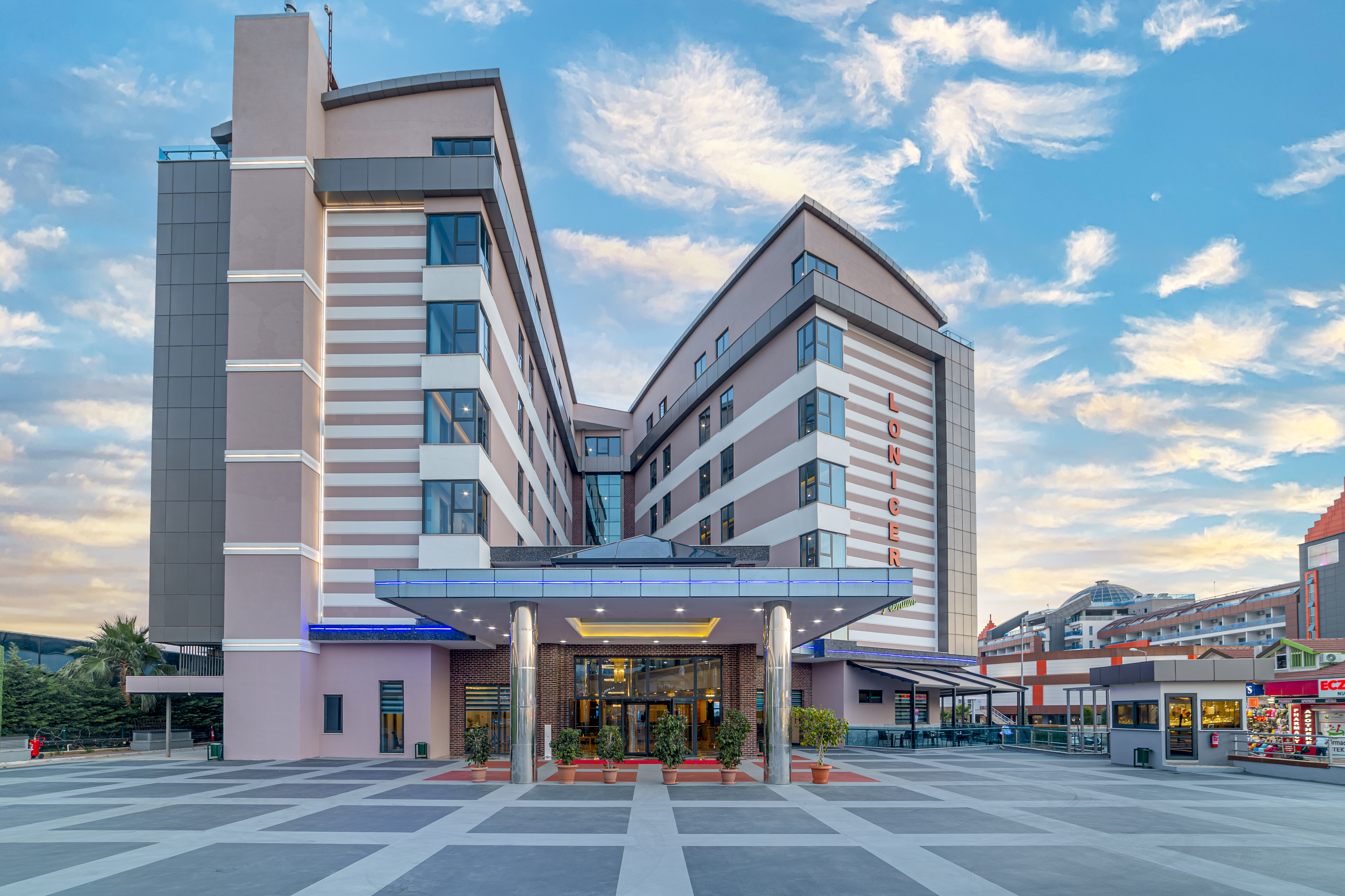 LONICERA PREMIUM HOTEL