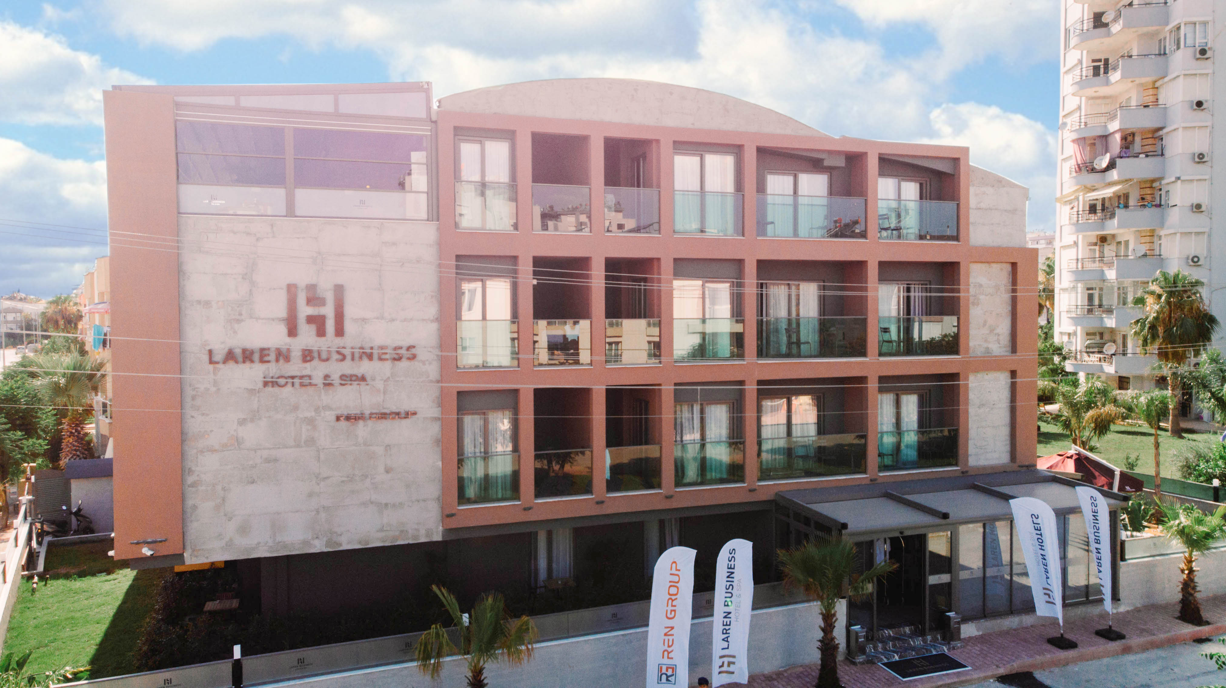 LAREN SEASIDE HOTEL & SPA