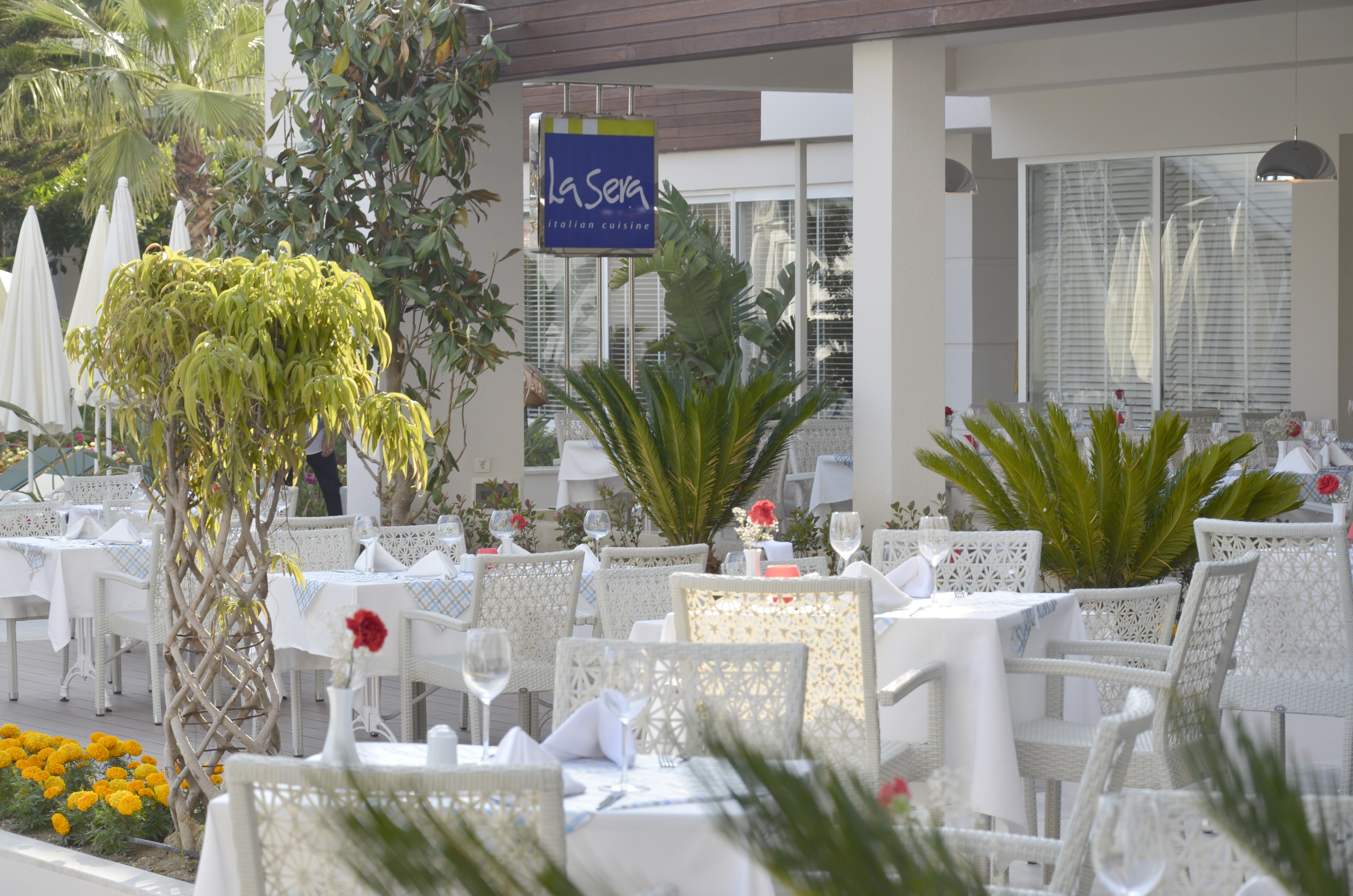 SIDE RESORT HOTEL