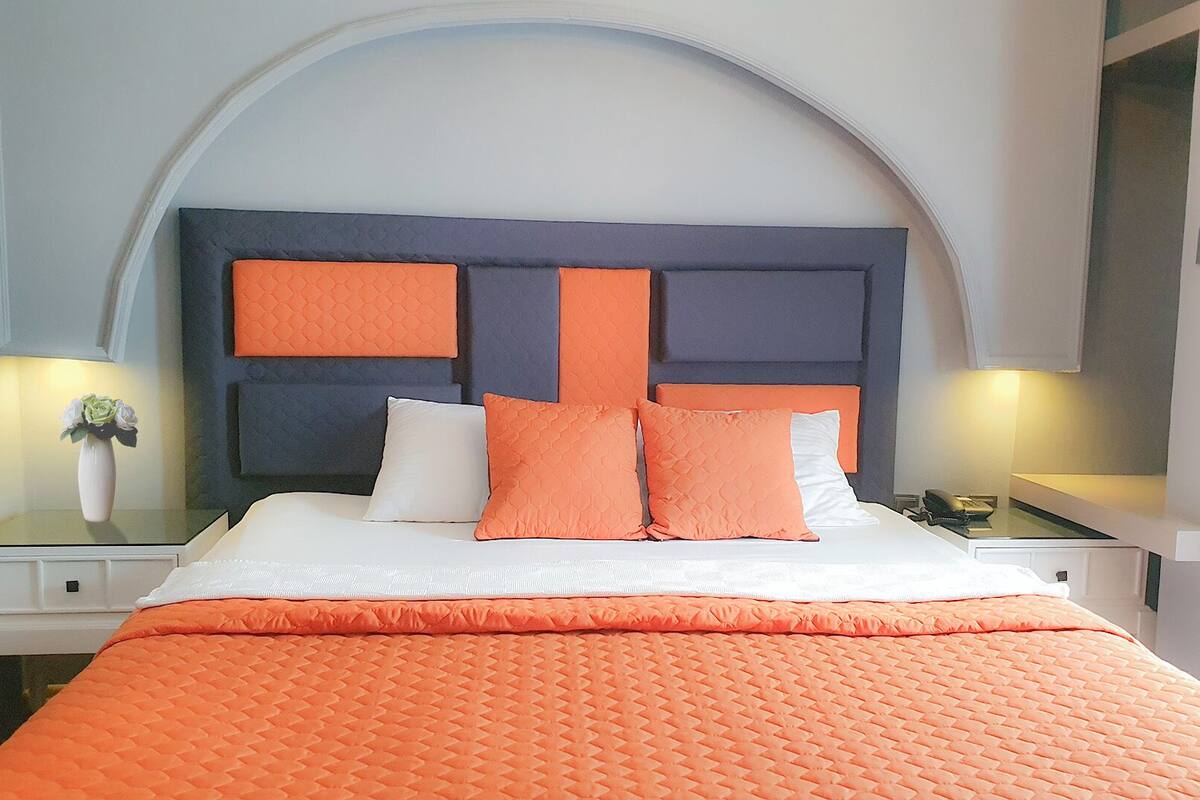 THE BOUTIQUES HOTEL
