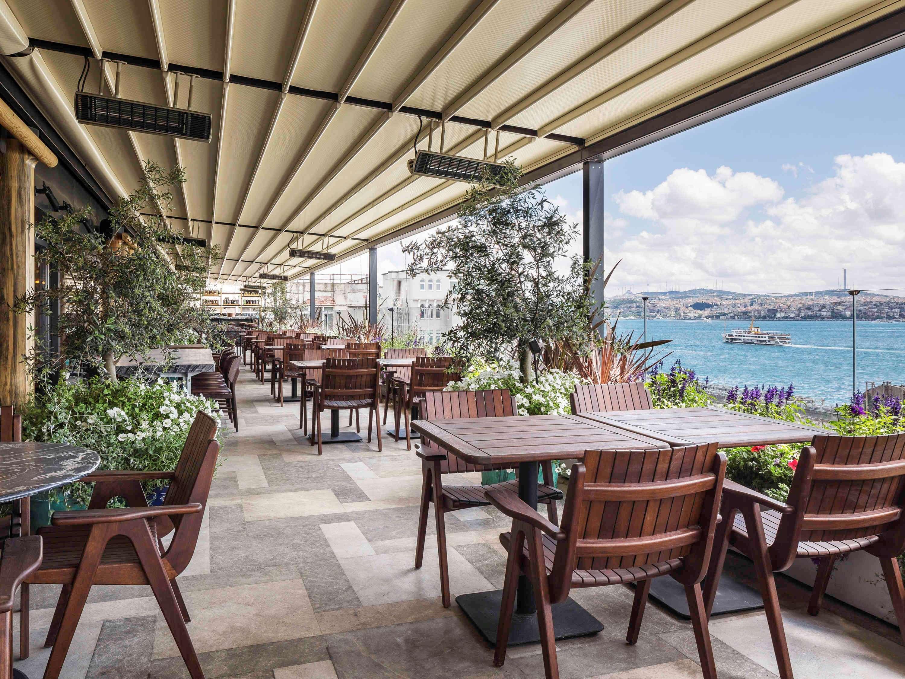 NOVOTEL ISTANBUL BOSPHORUS HOTEL