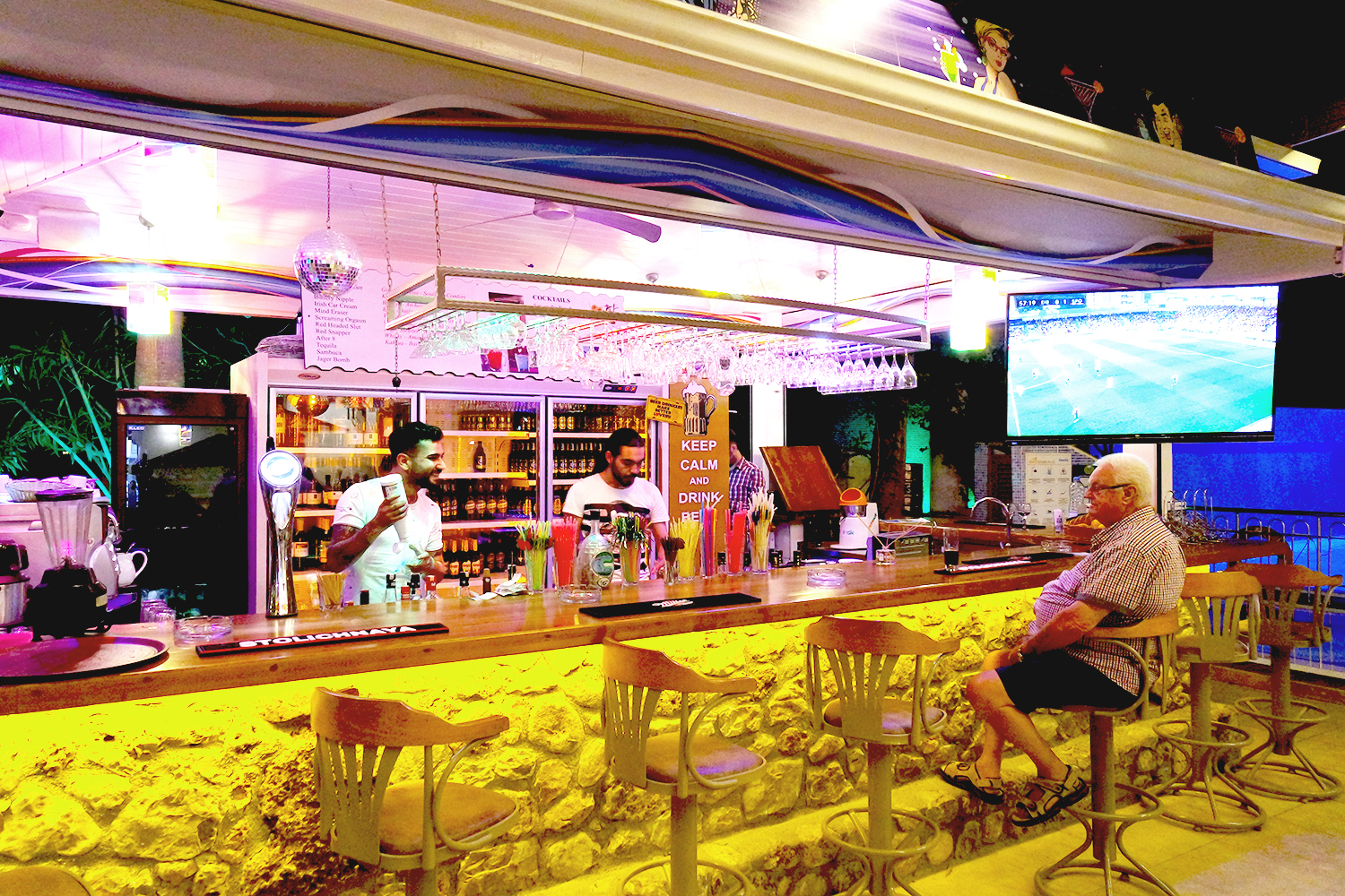 TONOZ BEACH HOTEL
