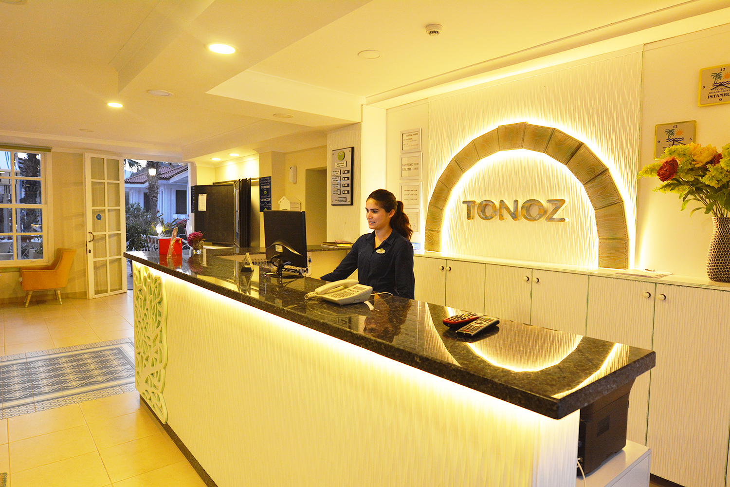 TONOZ BEACH HOTEL