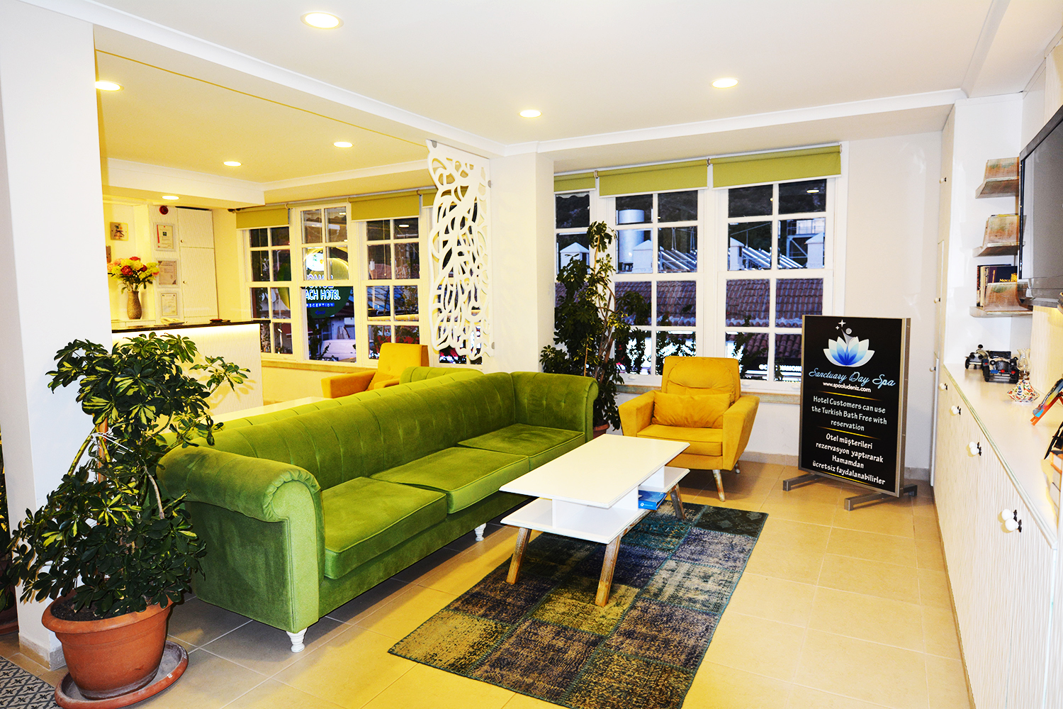 TONOZ BEACH HOTEL