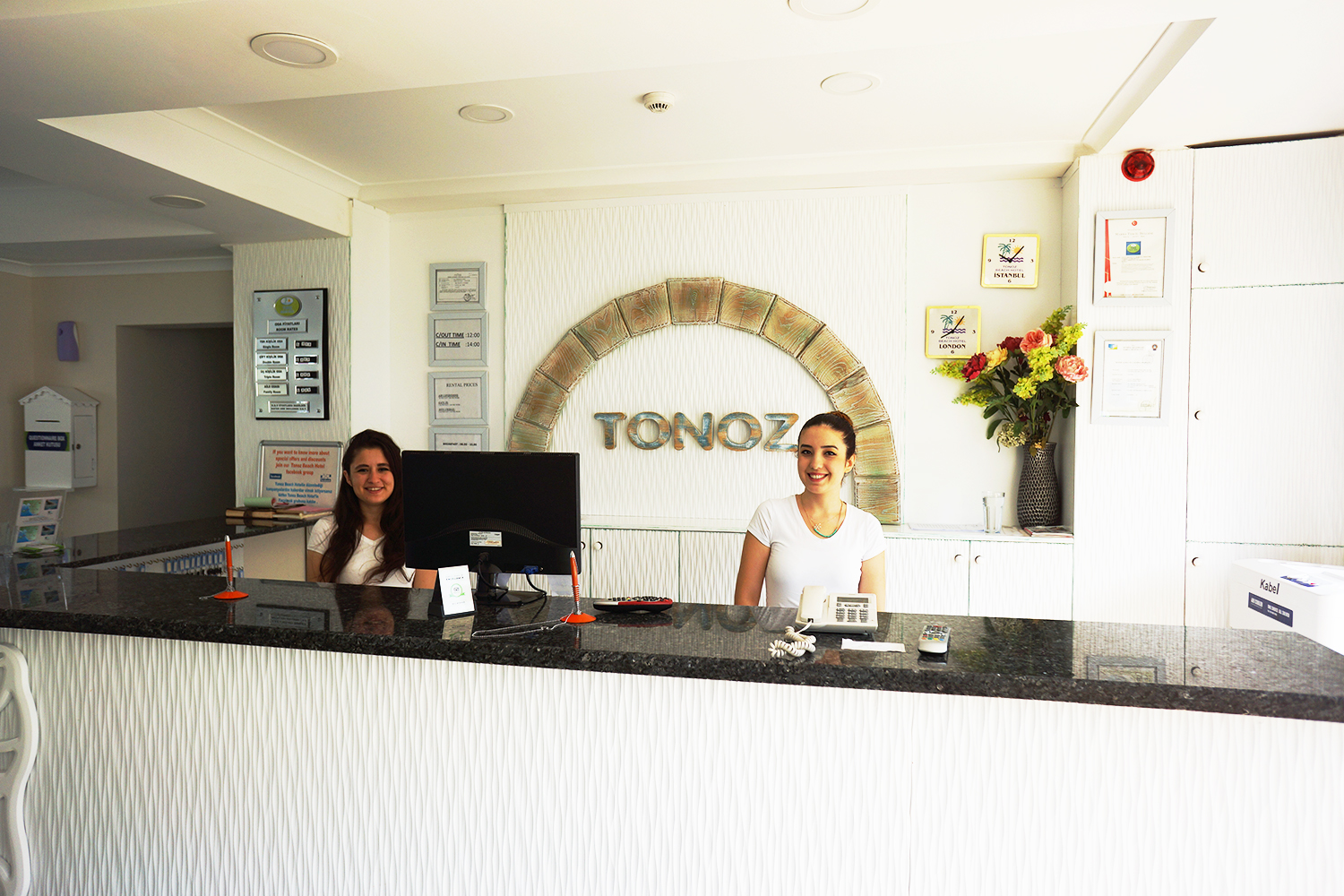 TONOZ BEACH HOTEL