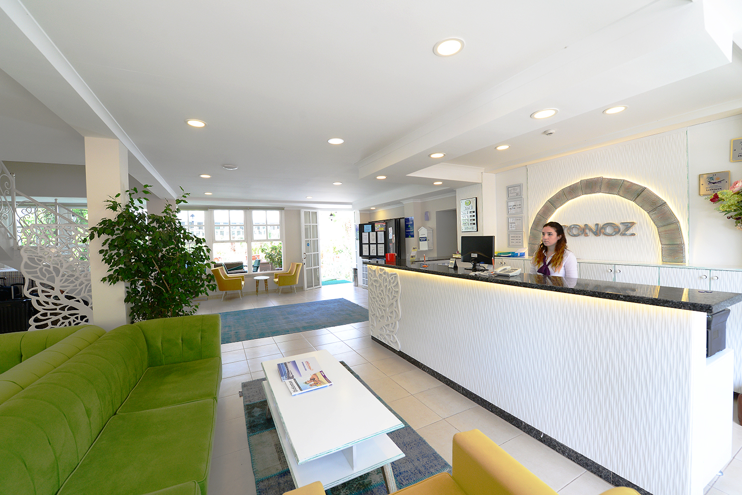 TONOZ BEACH HOTEL