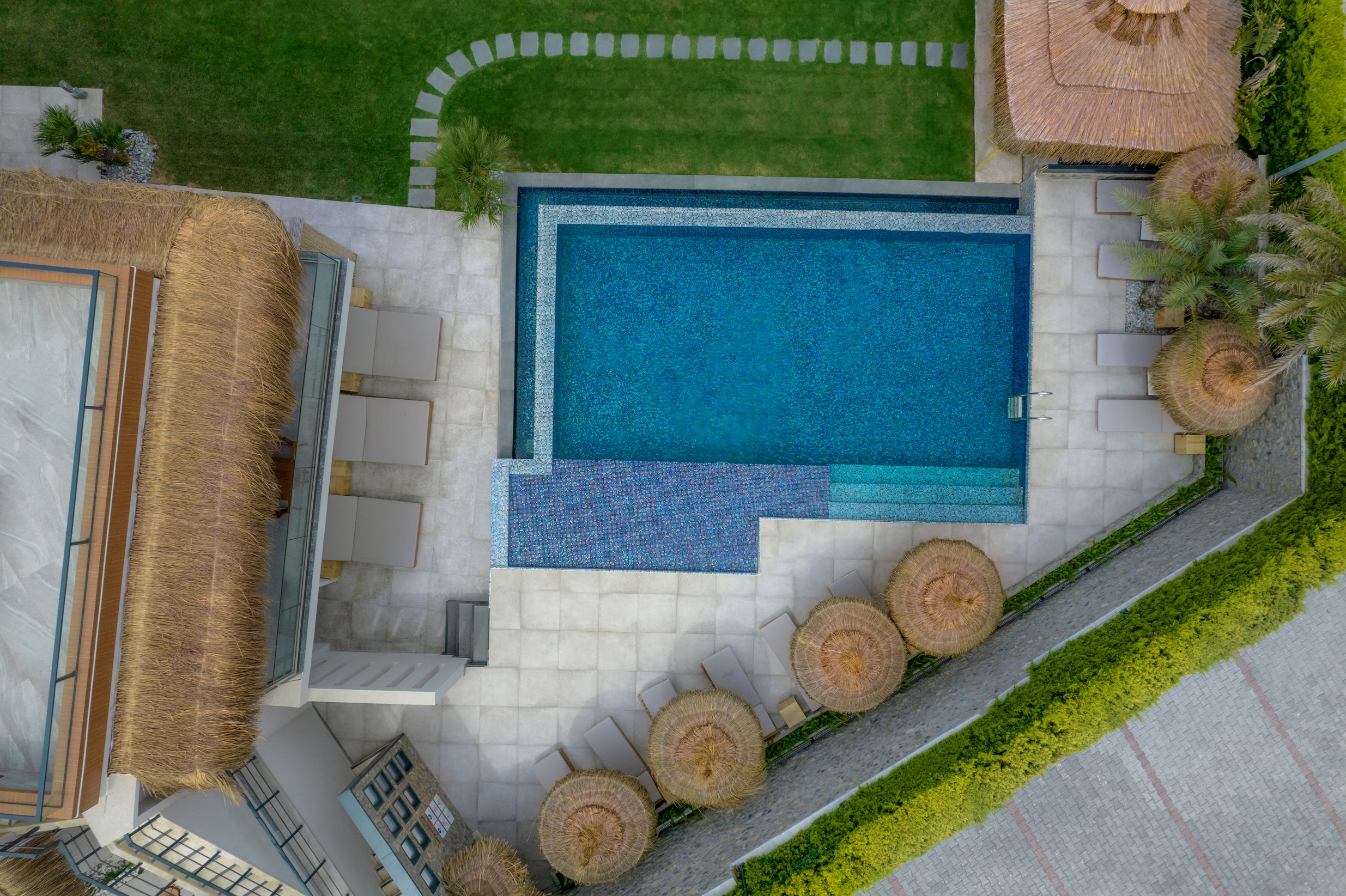 SAREZYA LUXURY BOUTIQUE HOTEL