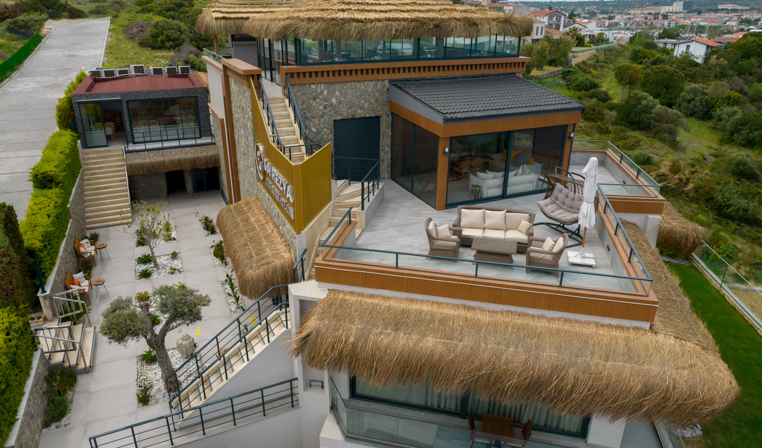 SAREZYA LUXURY BOUTIQUE HOTEL