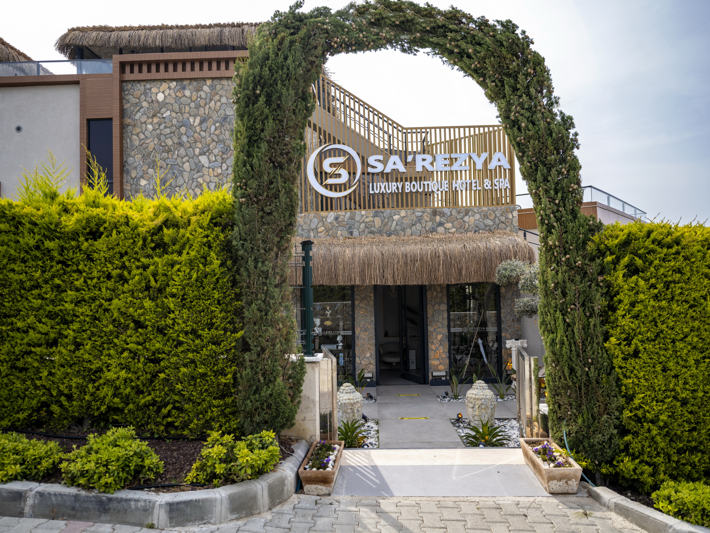 SAREZYA LUXURY BOUTIQUE HOTEL