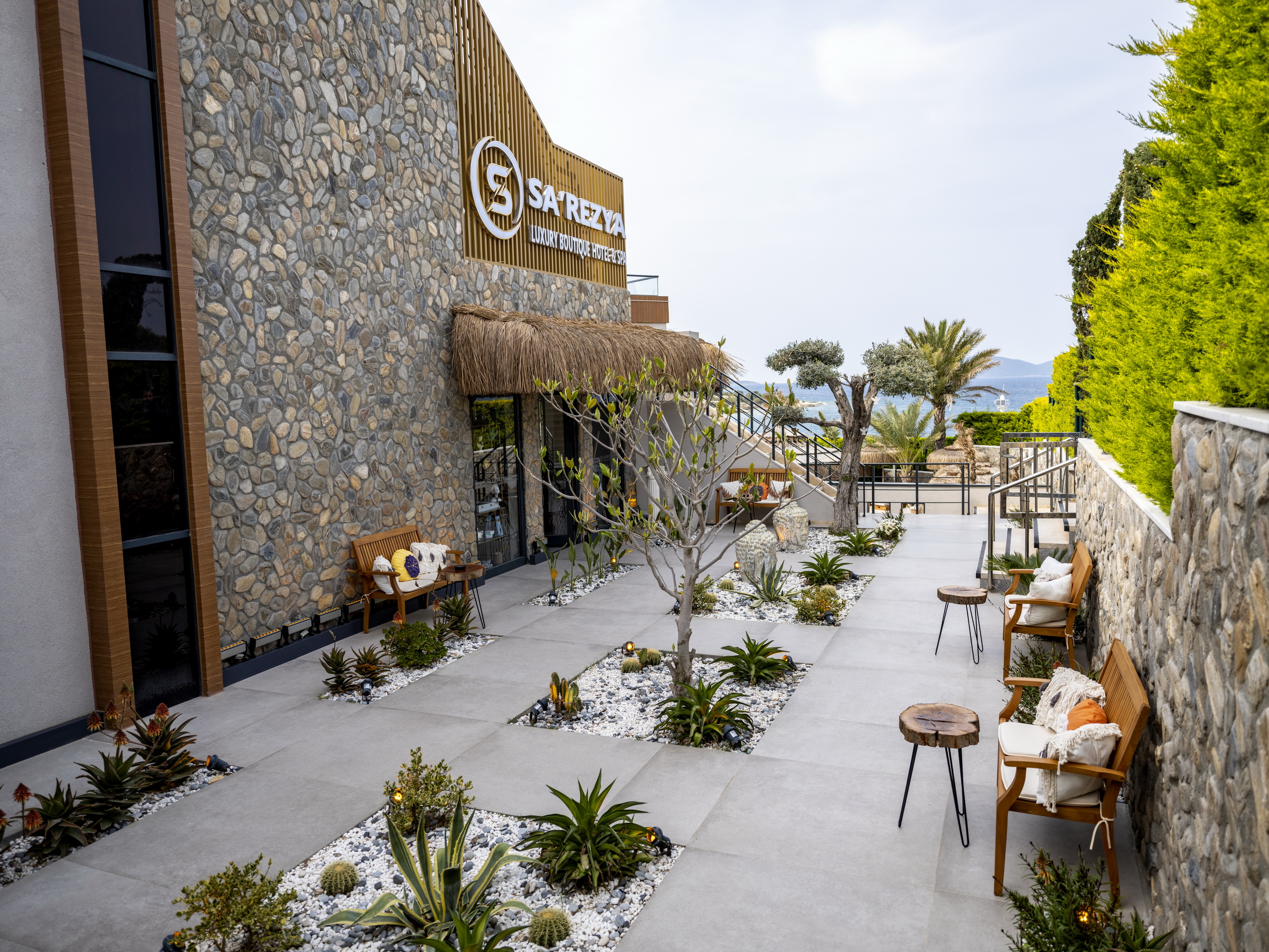 SAREZYA LUXURY BOUTIQUE HOTEL