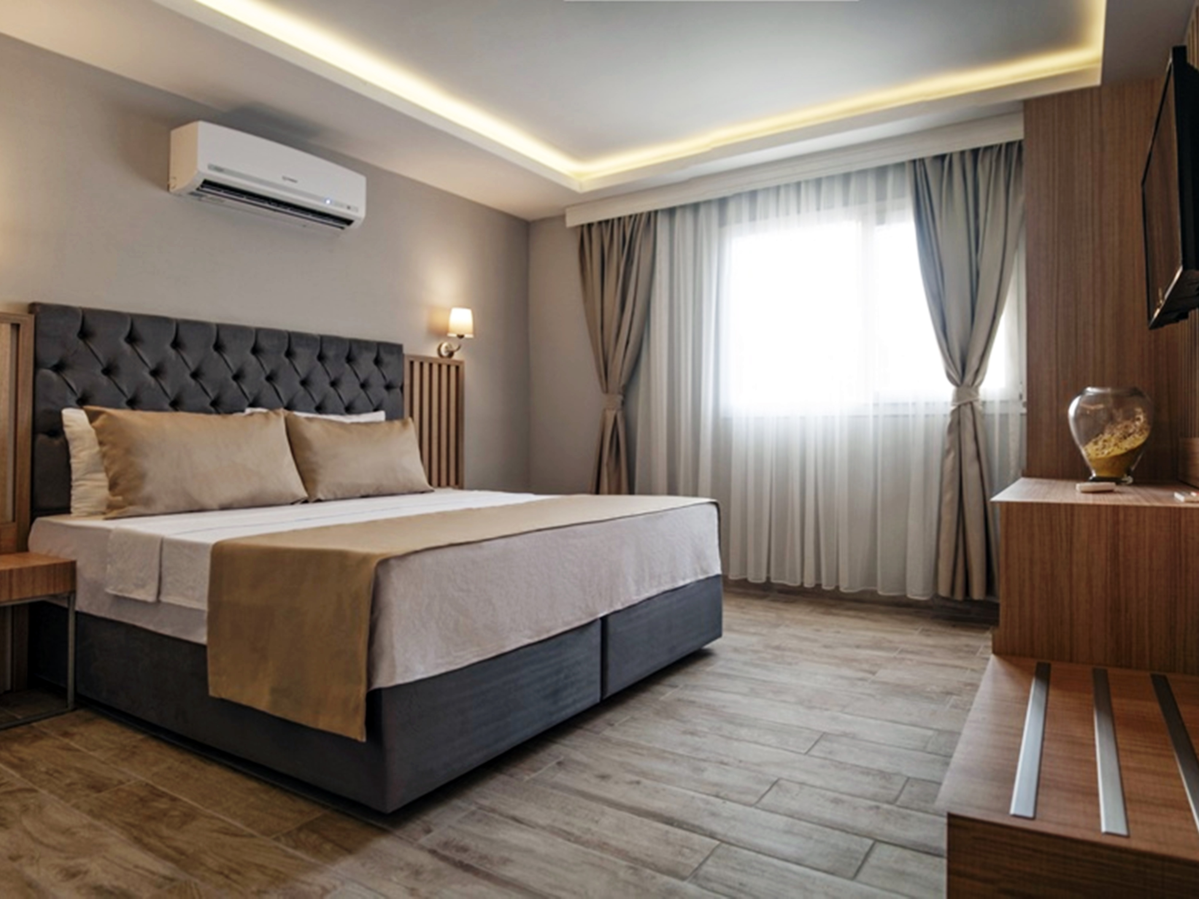 HOTEL BLEU NUIT
