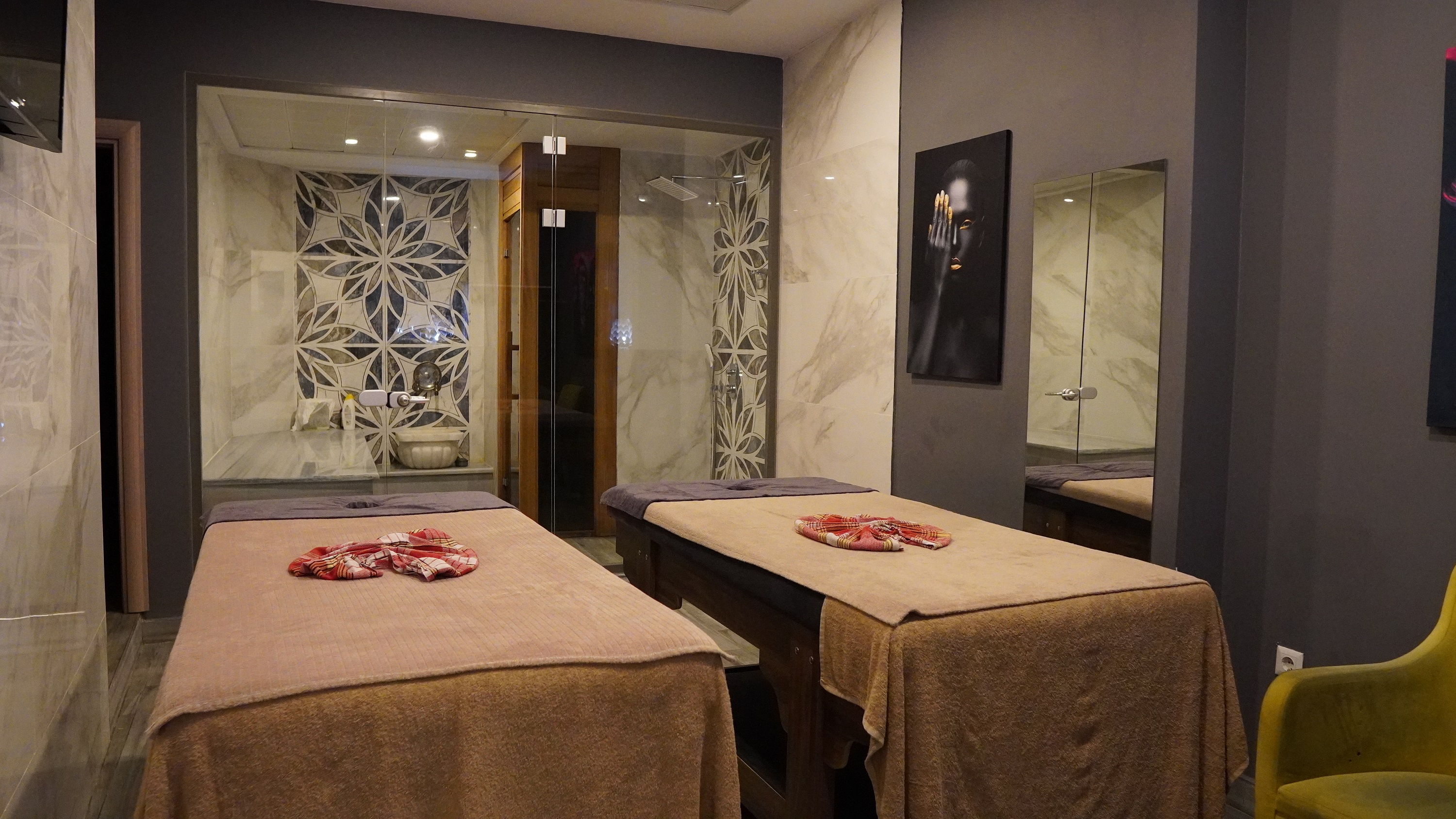 KING CITY HOTEL & SPA