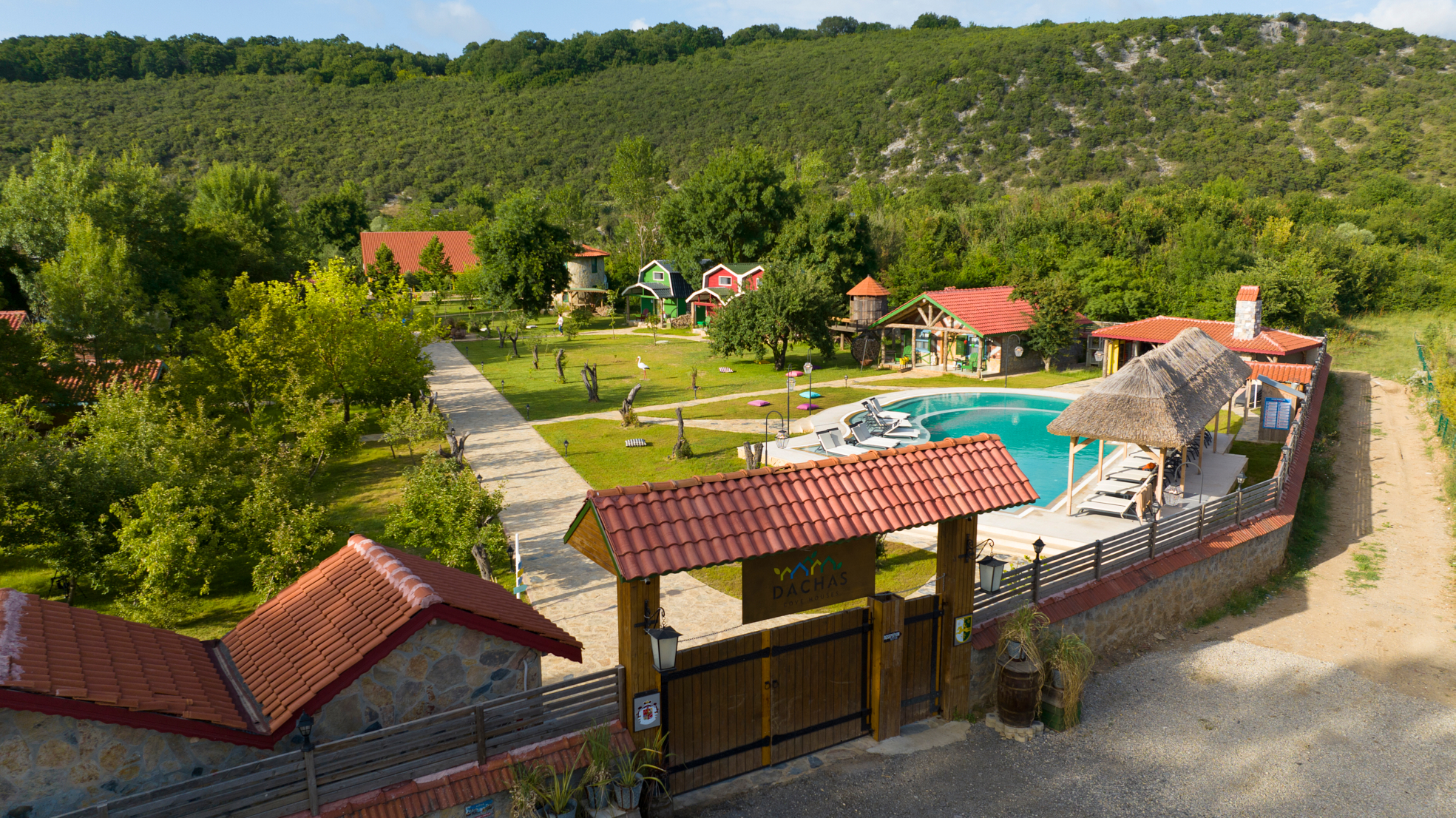DACHAS COVE HOUSES