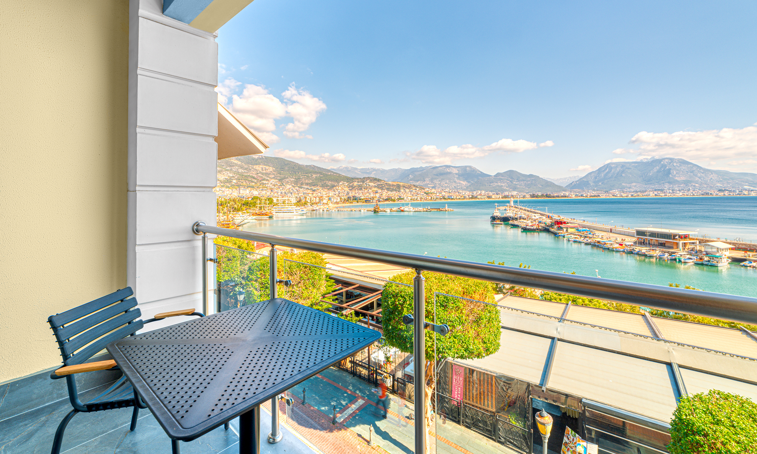 NUMA PORT HOTEL
