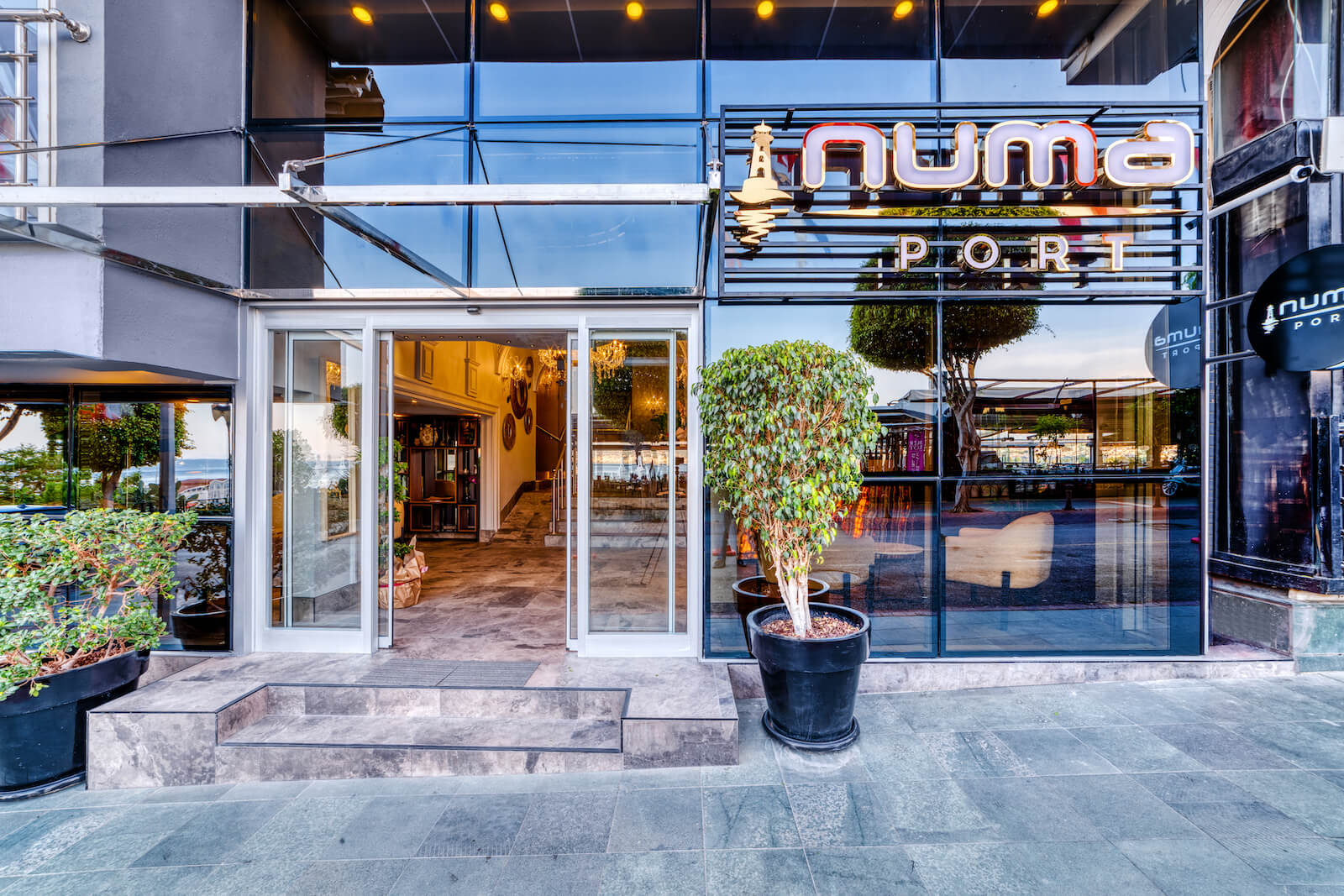 NUMA PORT HOTEL