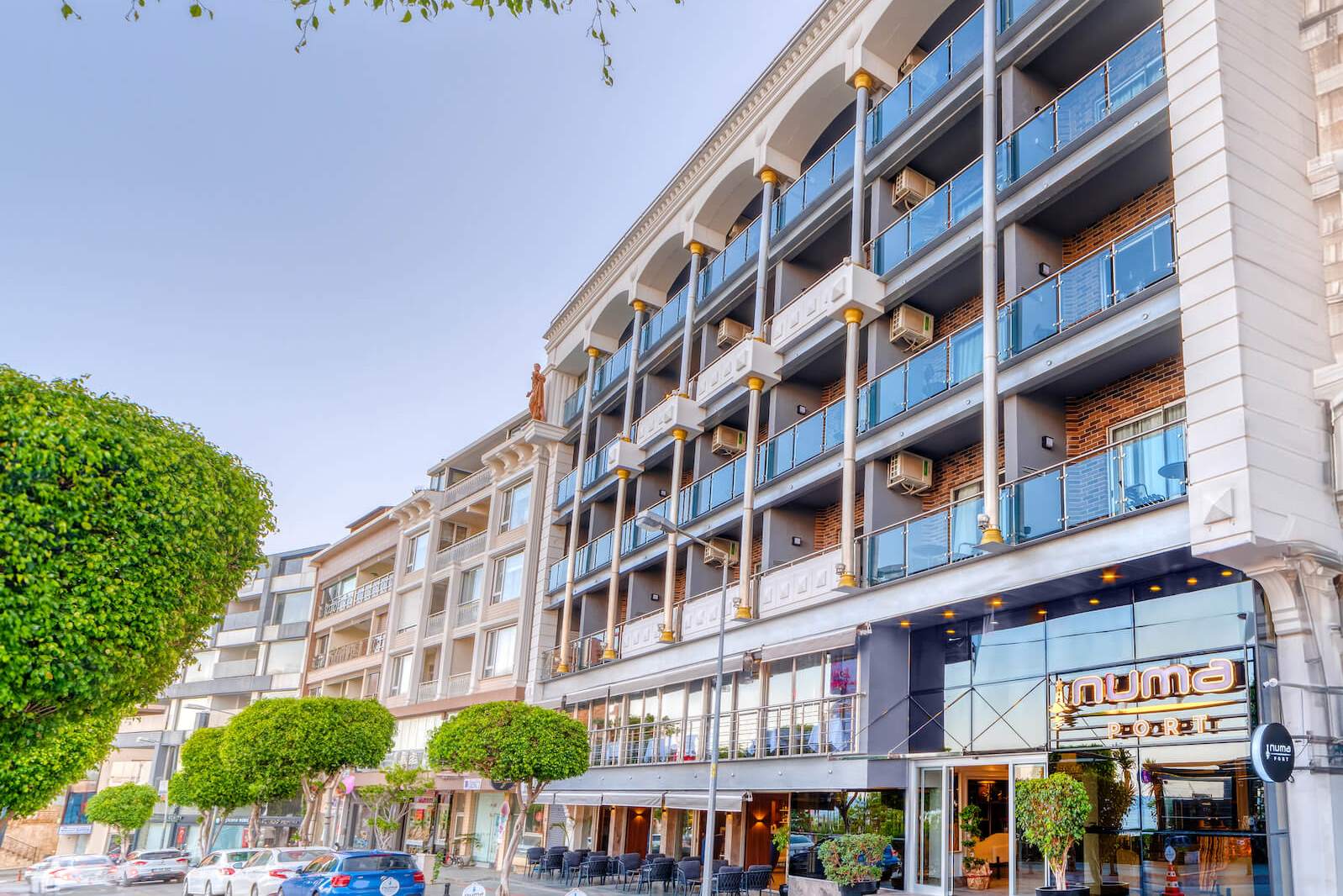 NUMA PORT HOTEL