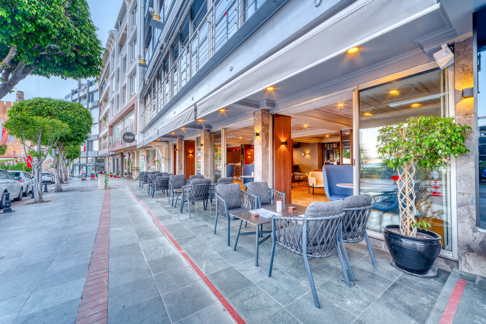 NUMA PORT HOTEL