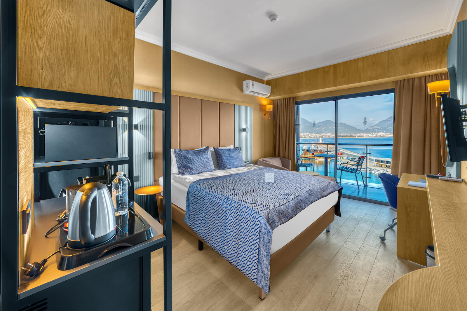 NUMA PORT HOTEL