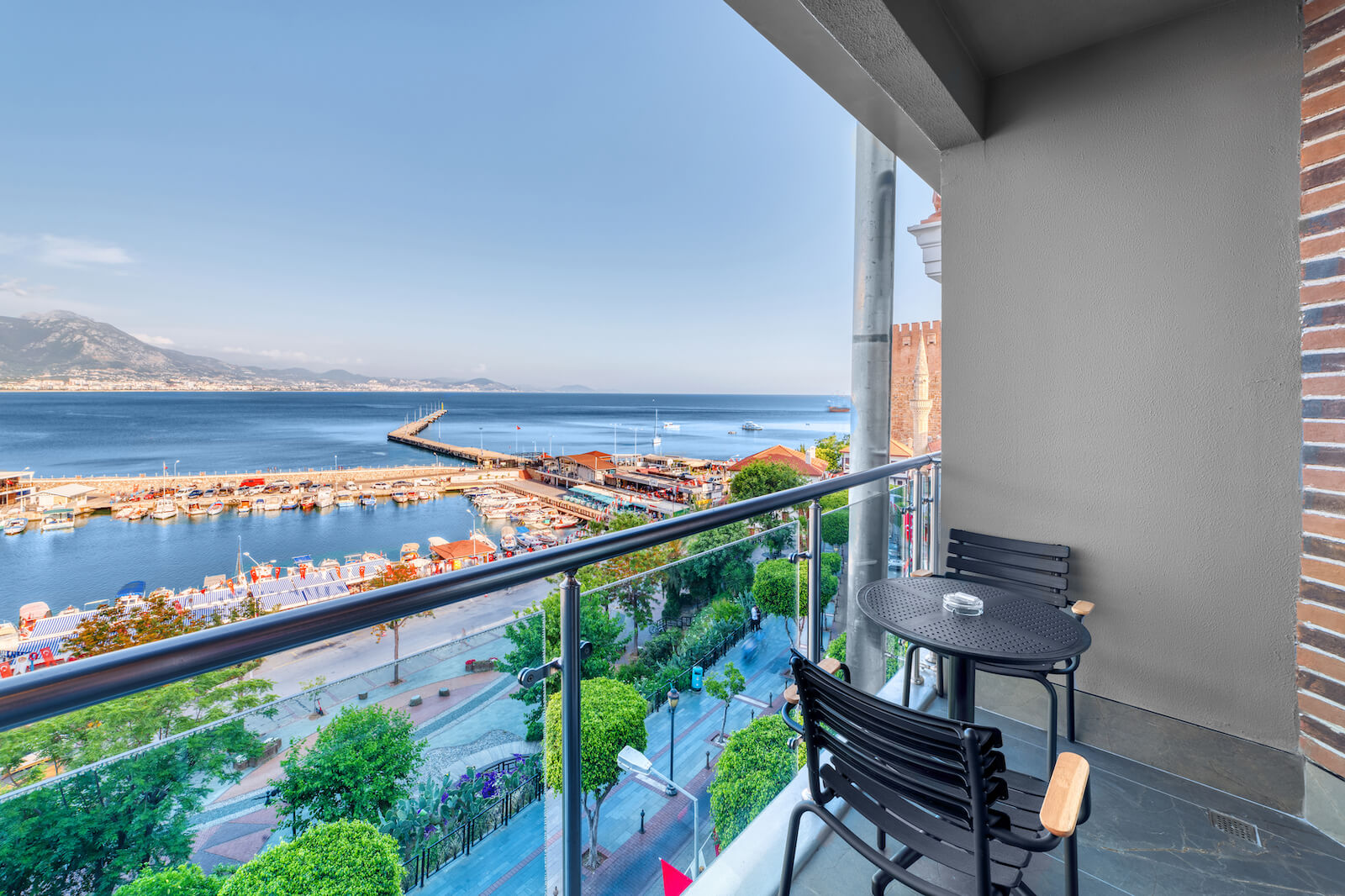 NUMA PORT HOTEL