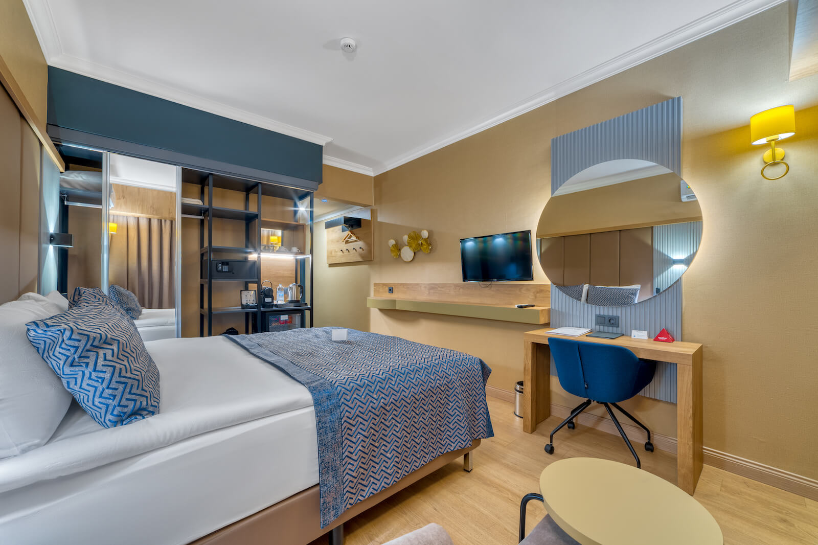 NUMA PORT HOTEL