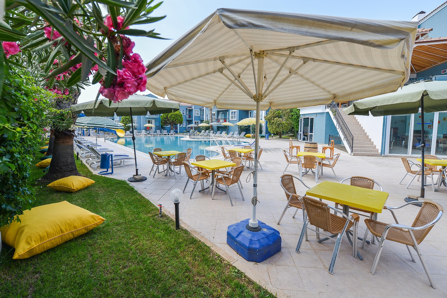 BLUE PEARL HOTEL & VILLAS