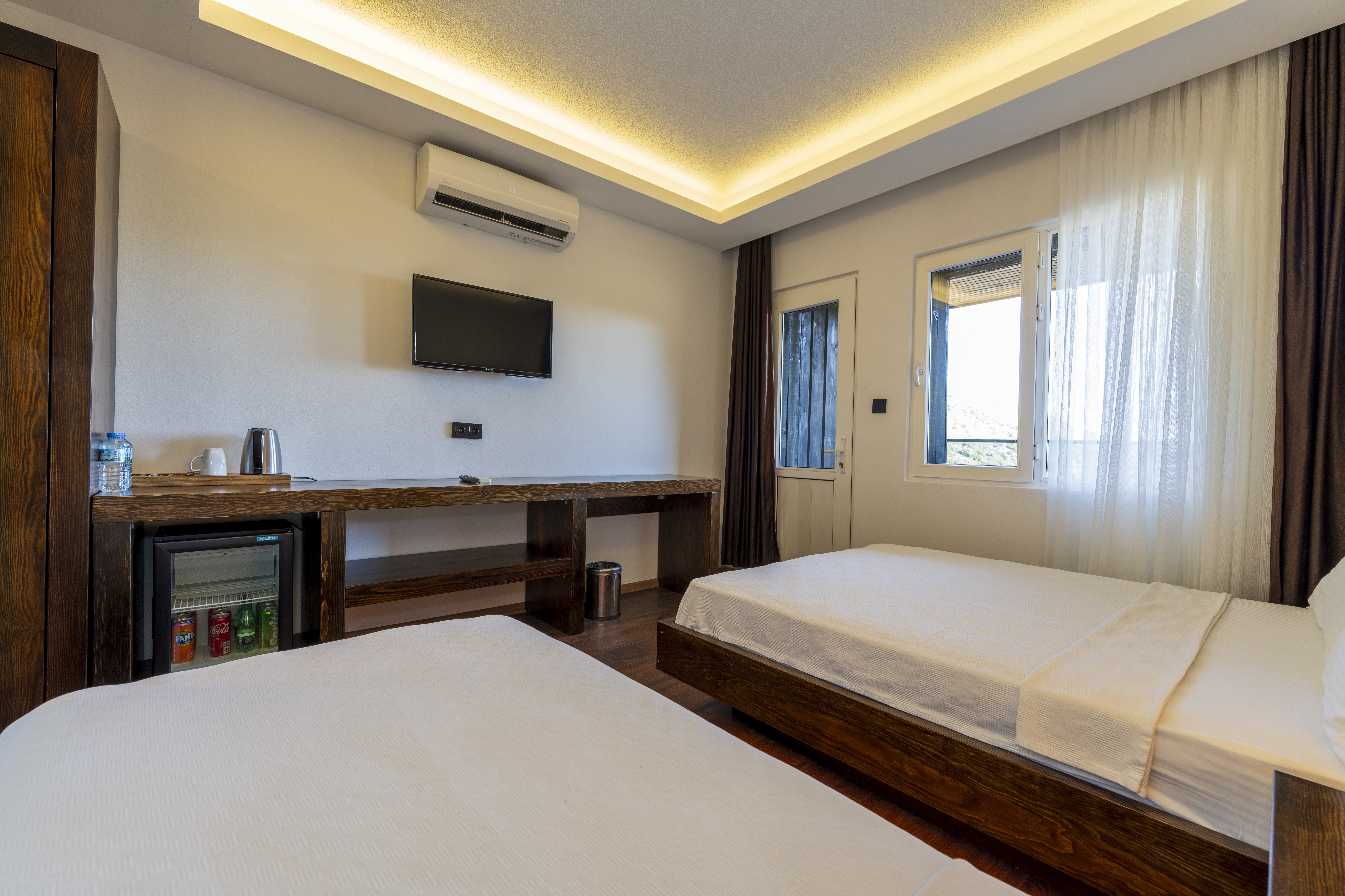 MANASPARK DELUXE HOTEL