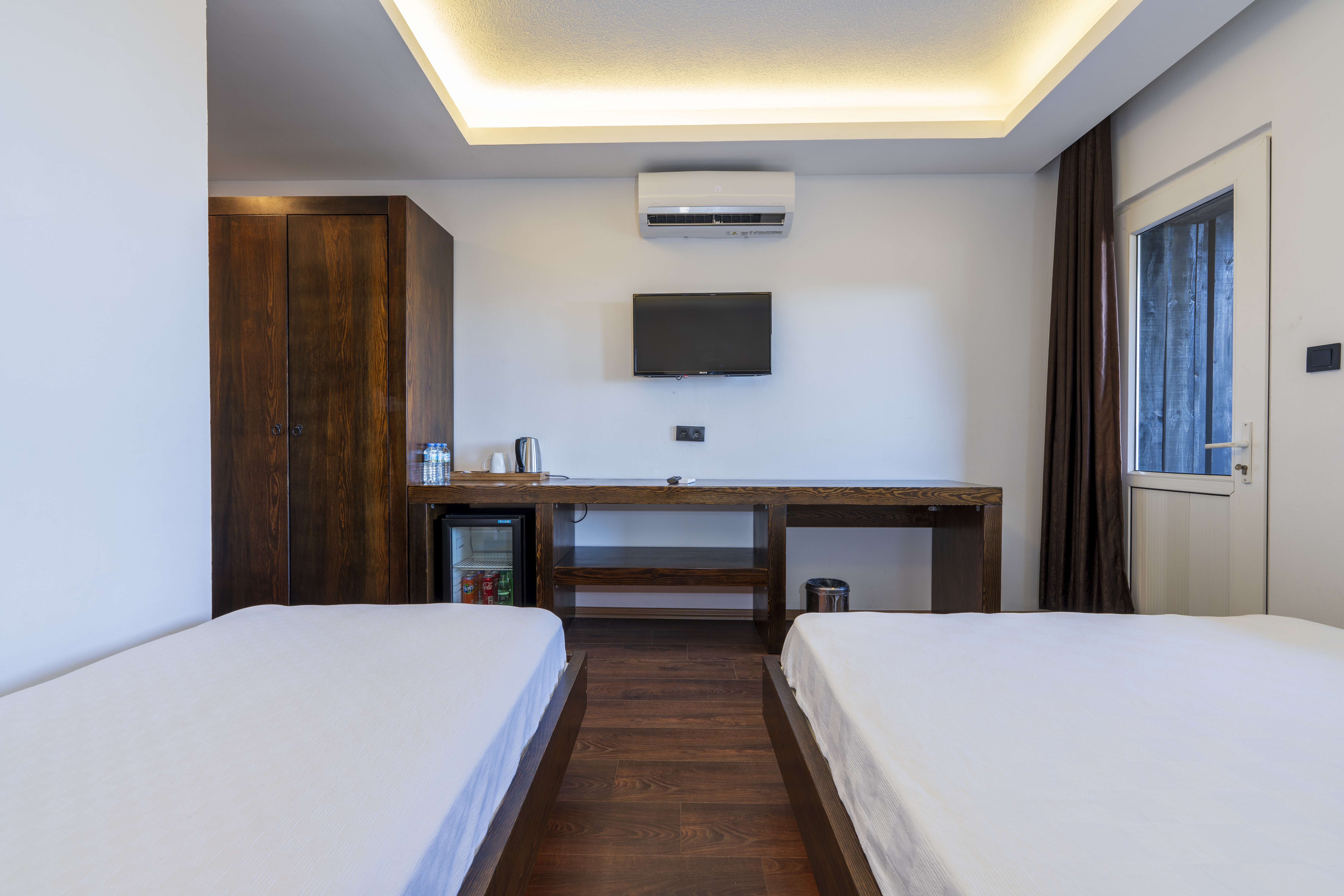 MANASPARK DELUXE HOTEL