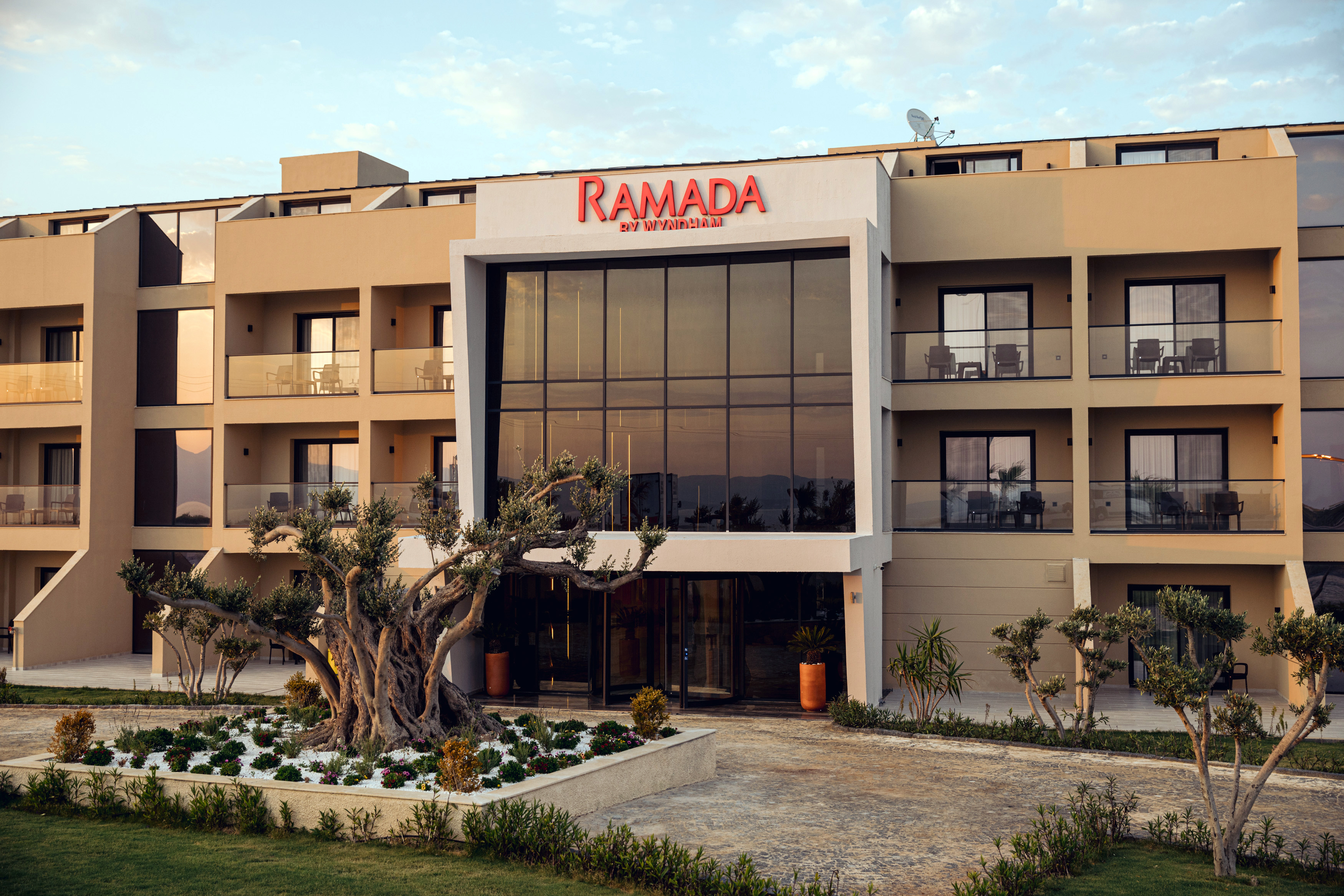 RAMADA BY WYNDHAM CESME HOTEL