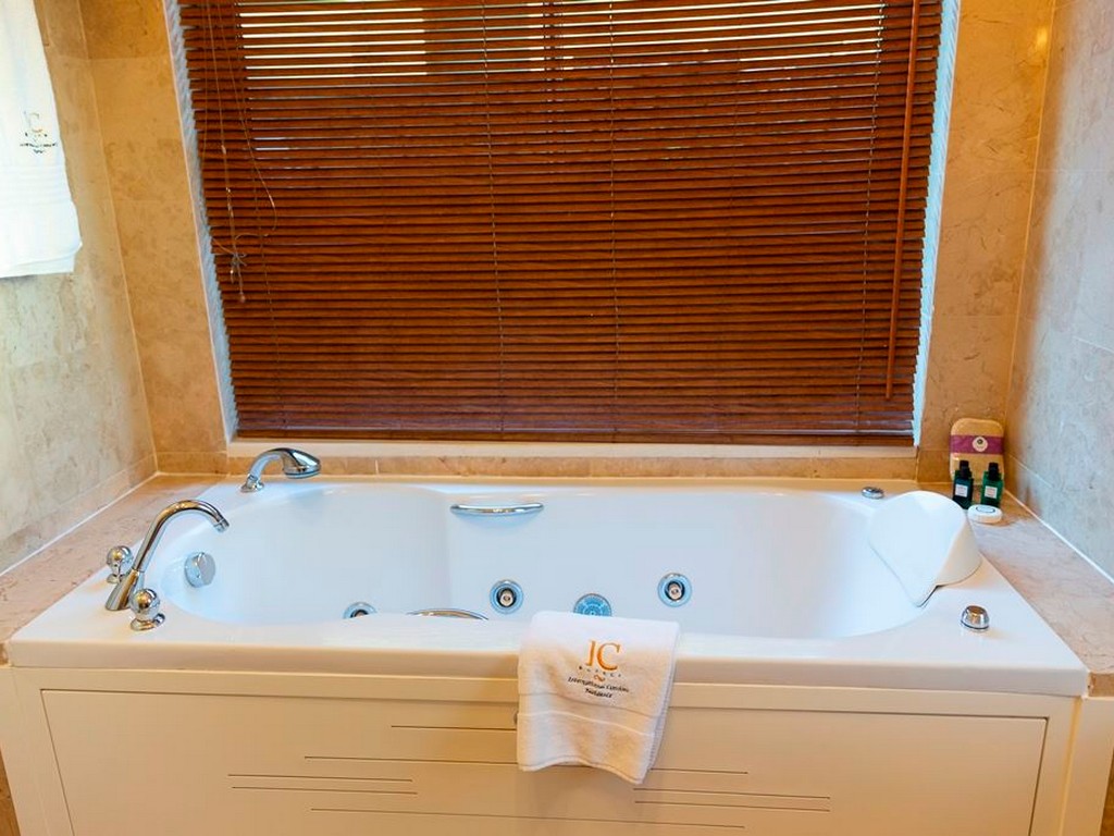 IC HOTELS RESIDENCE