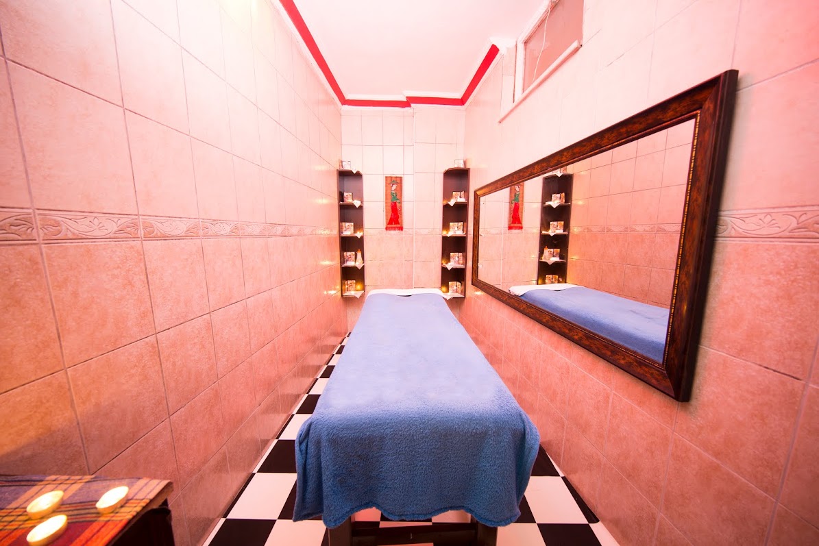 First Class Hotel