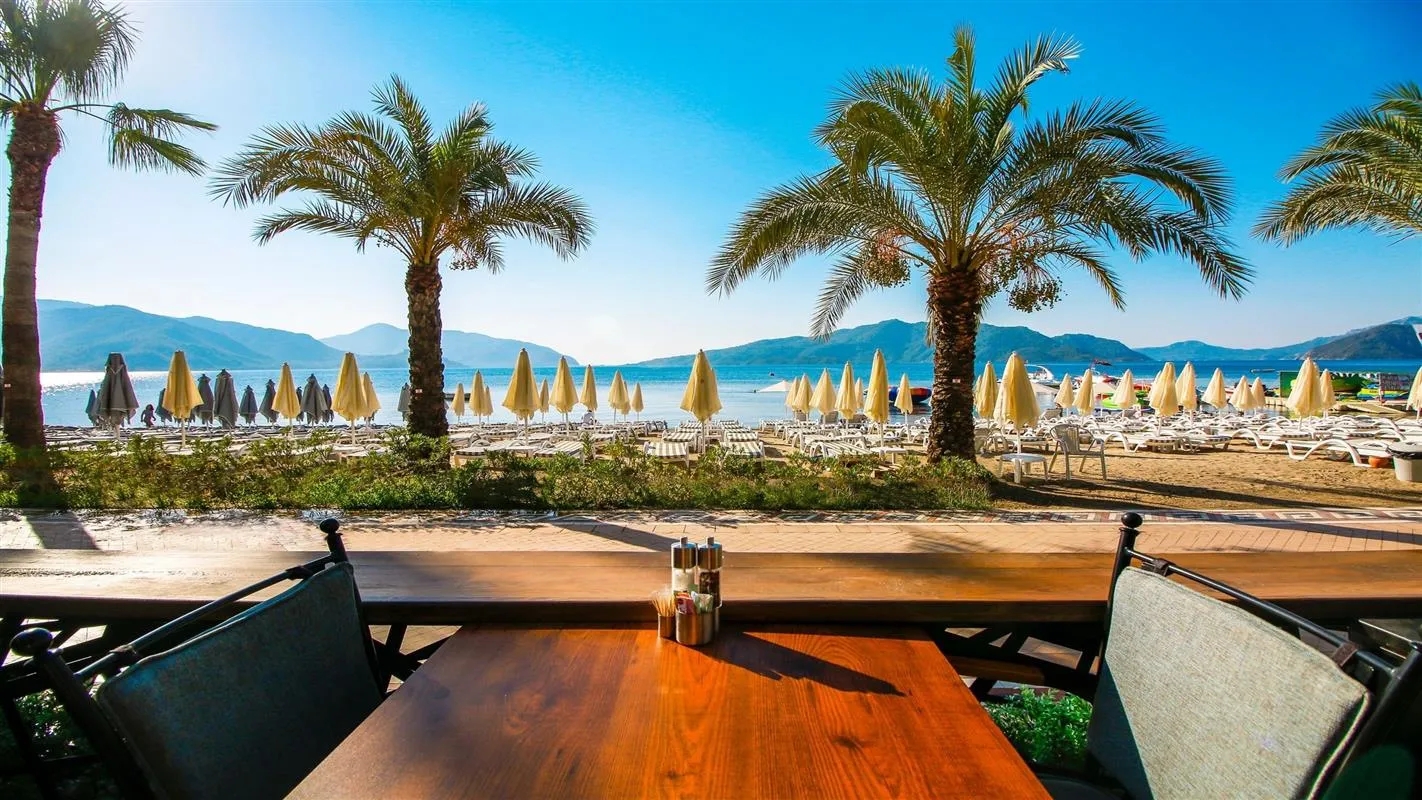 AURASIA DESIGN HOTEL