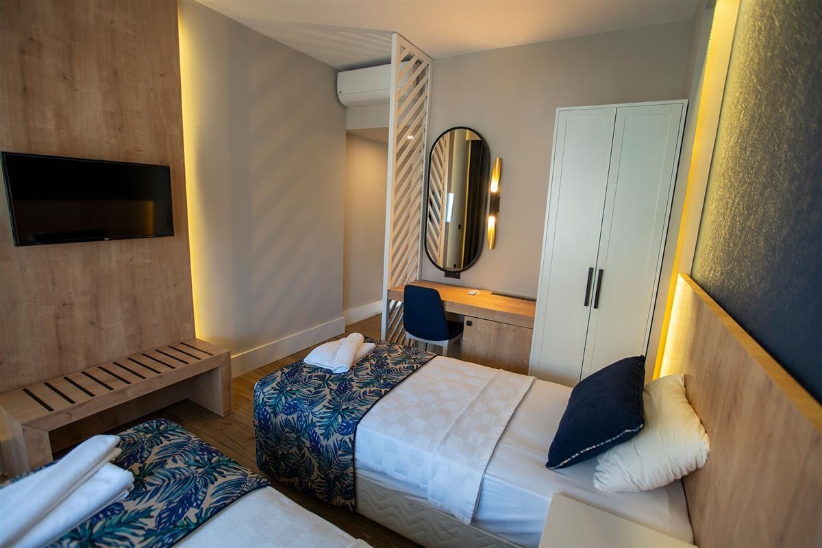 MIRAMOR GARDEN RESORT HOTEL