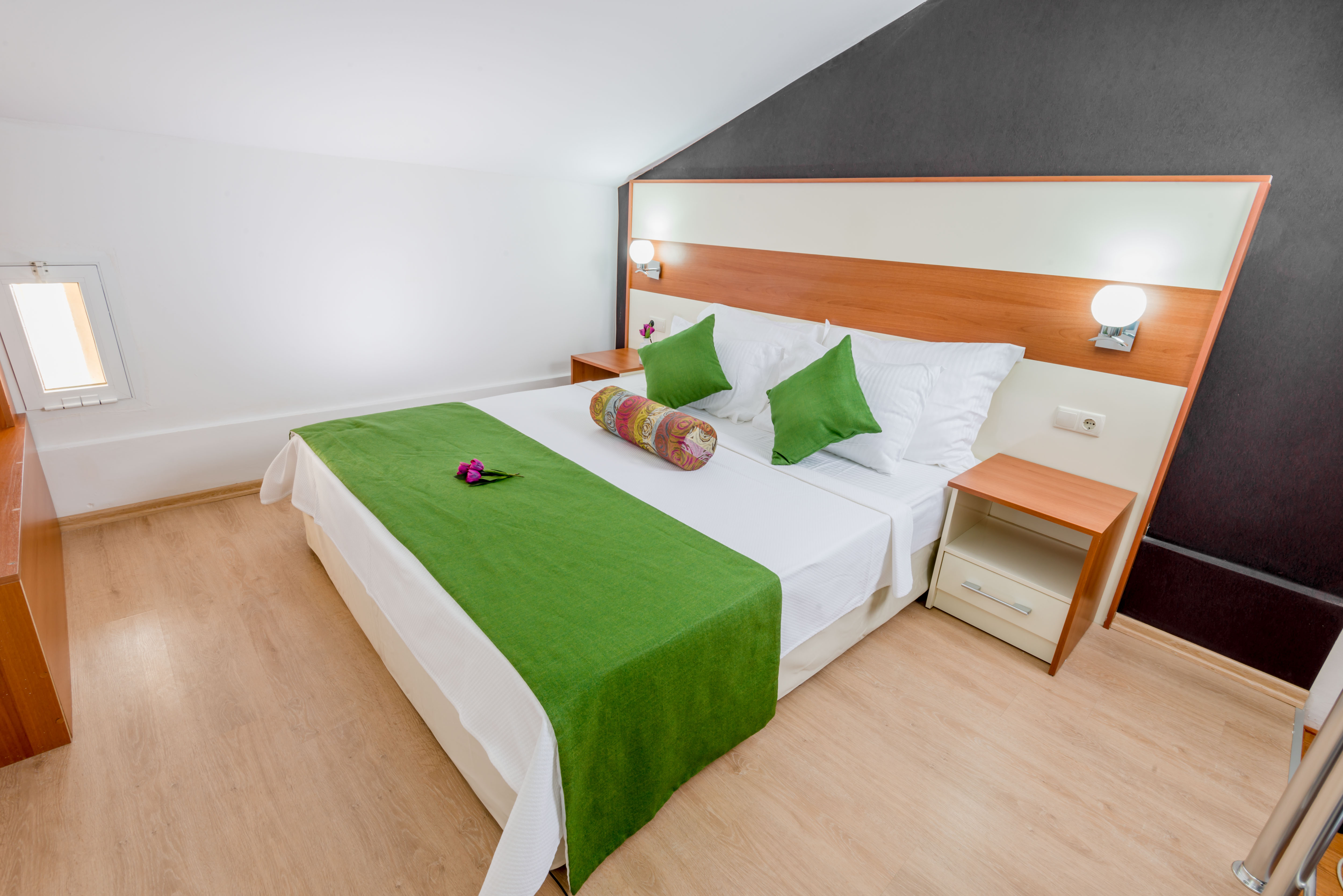 EGE TULIP CESME